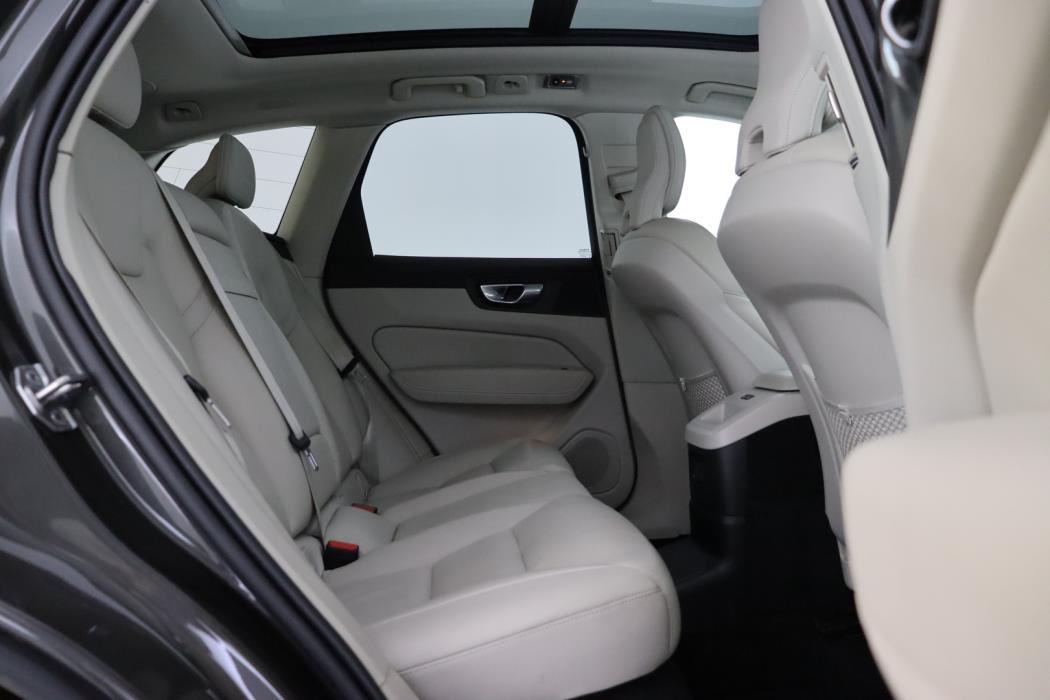 VOLVO XC60 2021