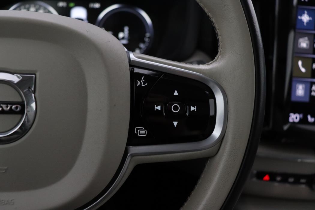 VOLVO XC60 2021