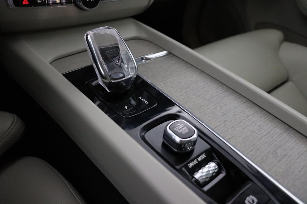 VOLVO XC60 2021