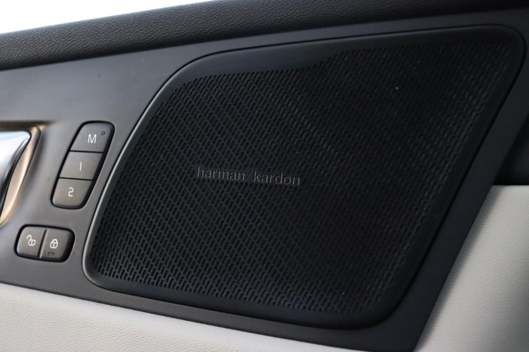 VOLVO XC60 2021