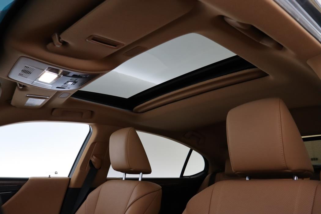 LEXUS ES300 2023