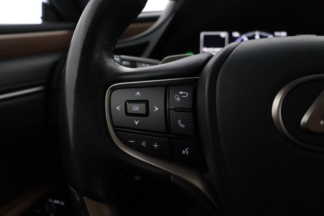 LEXUS ES300 2023
