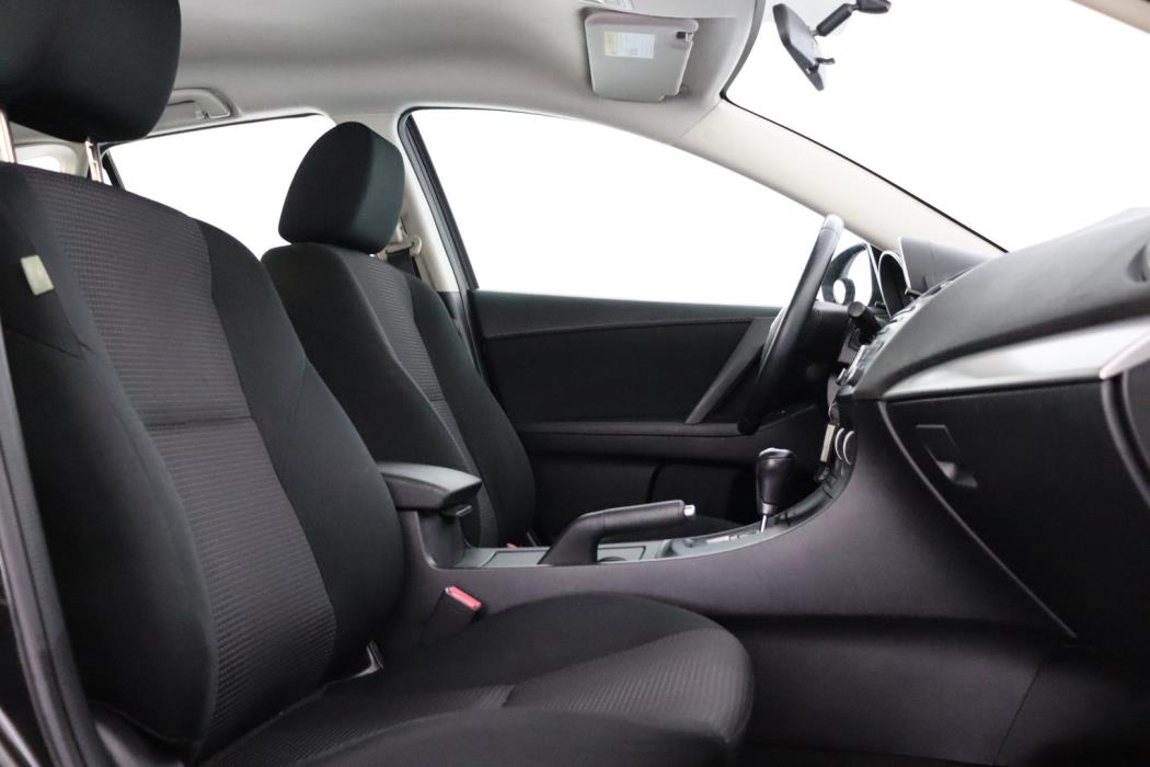 MAZDA 3 2012