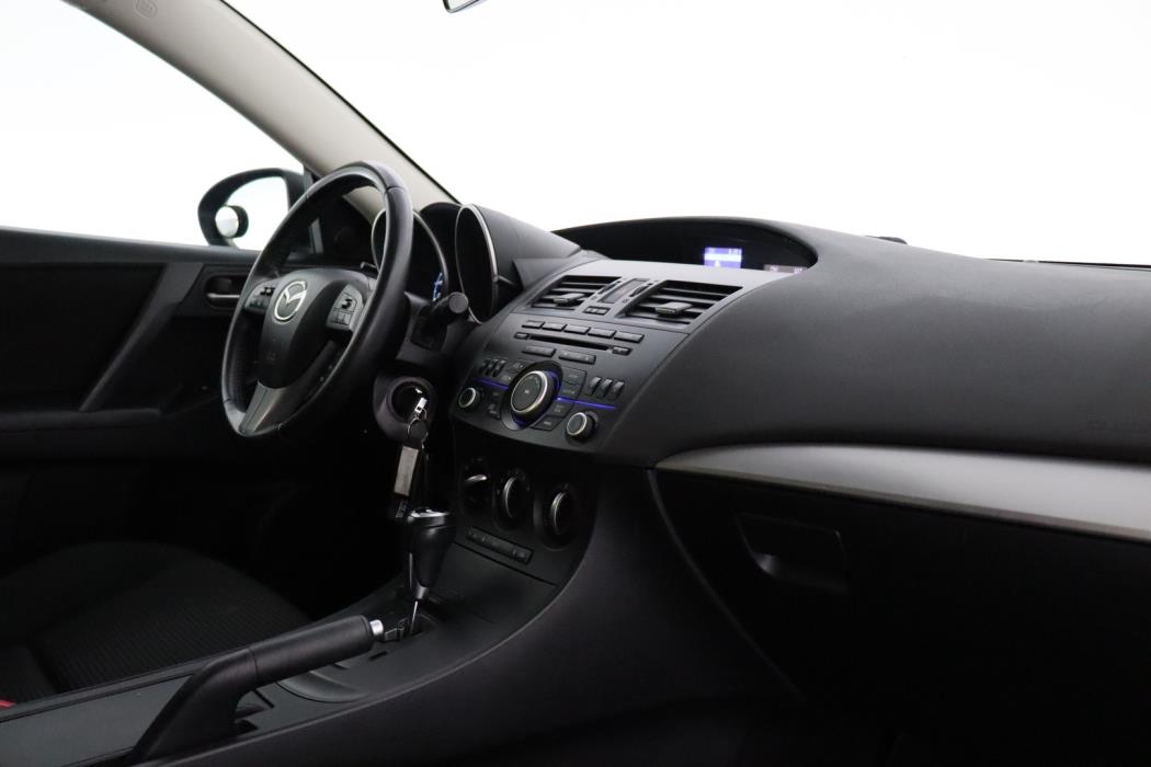 MAZDA 3 2012