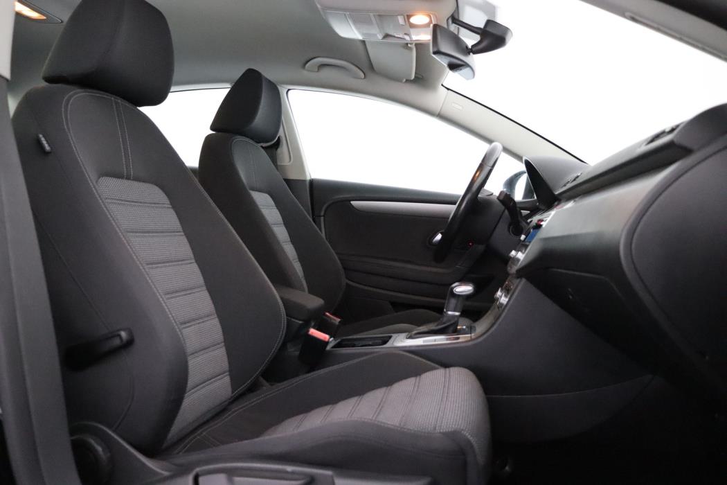 VOLKSWAGEN Passat CC 2010