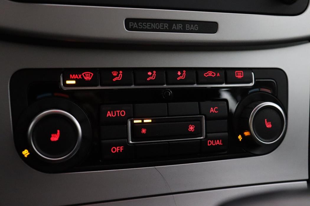 VOLKSWAGEN Passat CC 2010