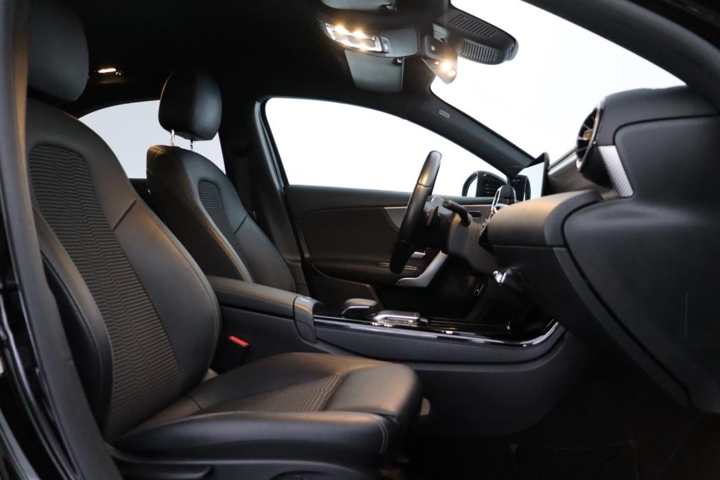 MERCEDES-BENZ A 2020