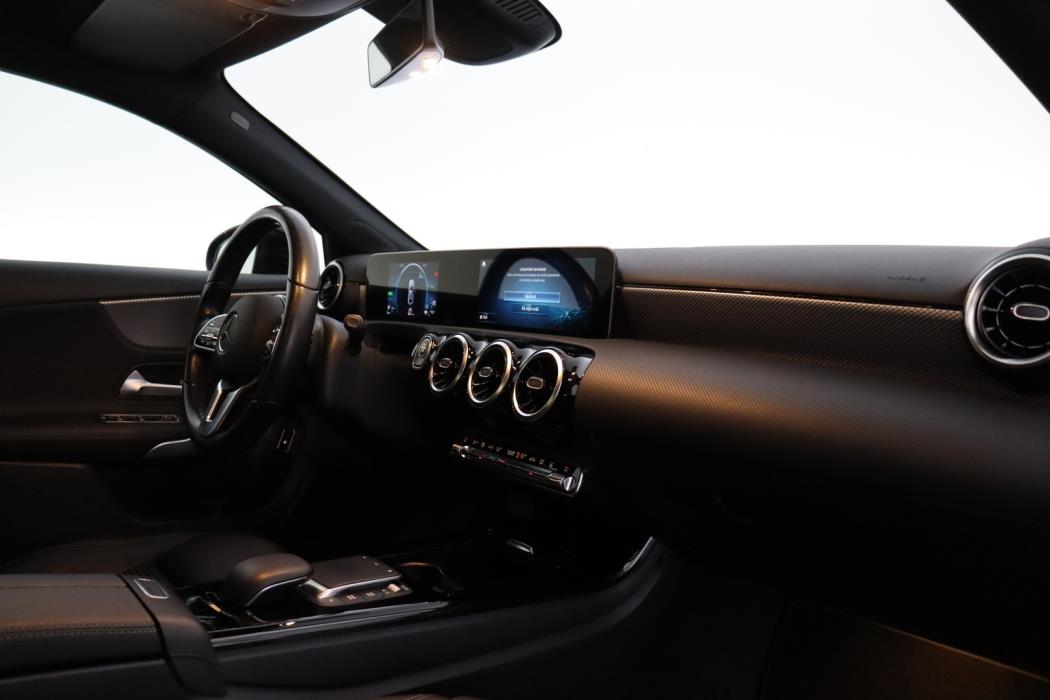 MERCEDES-BENZ A 2020