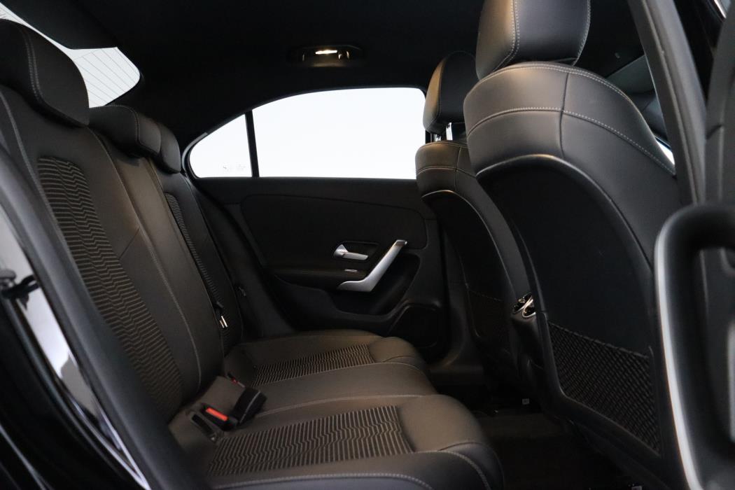 MERCEDES-BENZ A 2020