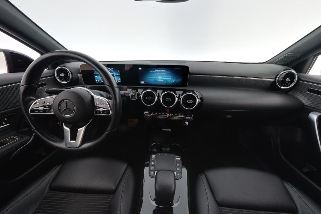MERCEDES-BENZ A 2020