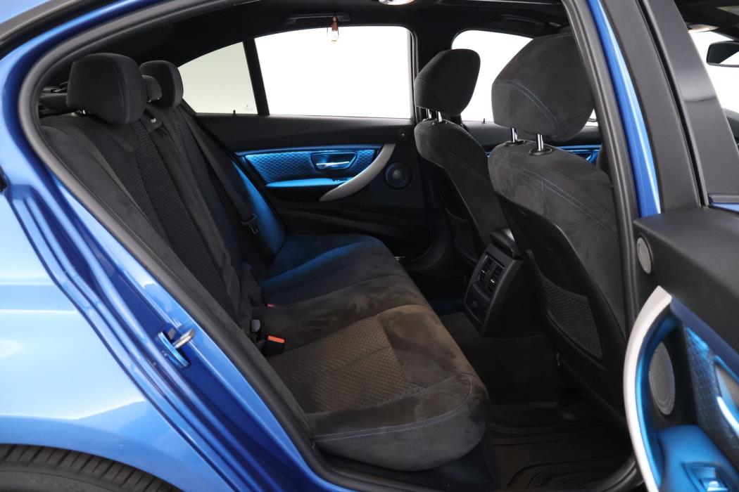 BMW 330 2017