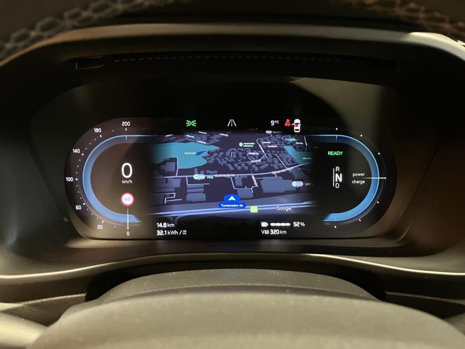 VOLVO XC40 2023