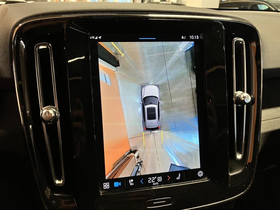 VOLVO XC40 2023