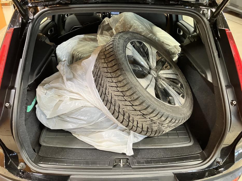 VOLVO XC40 2023