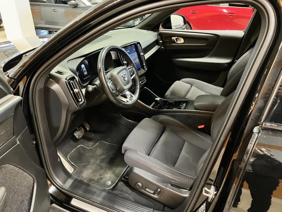 VOLVO XC40 2023