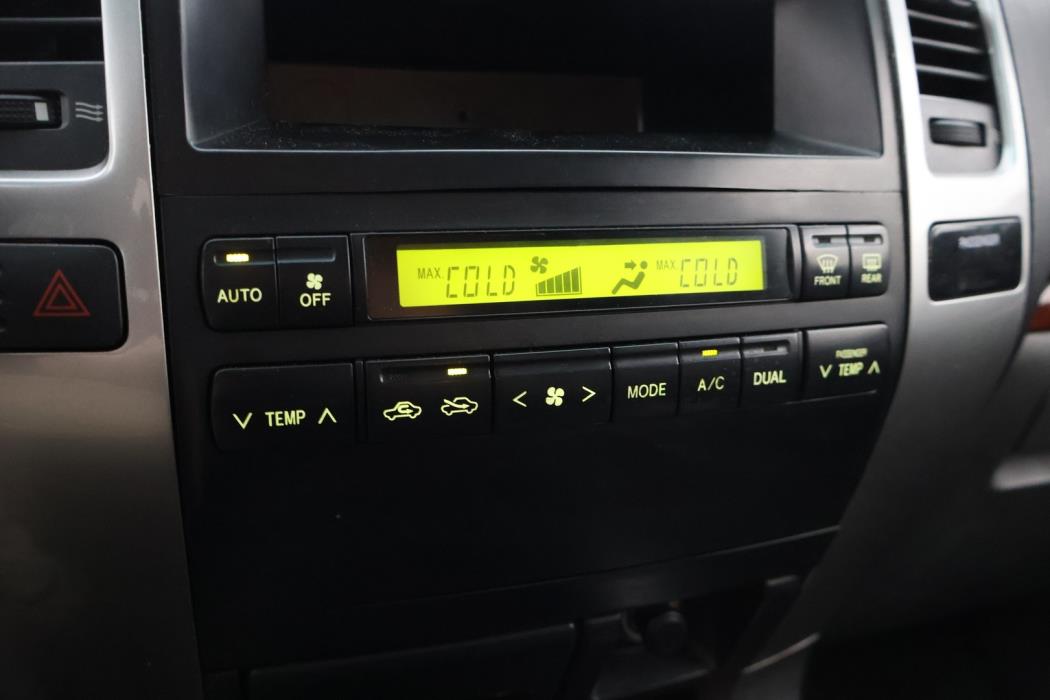 TOYOTA Land Cruiser 2006