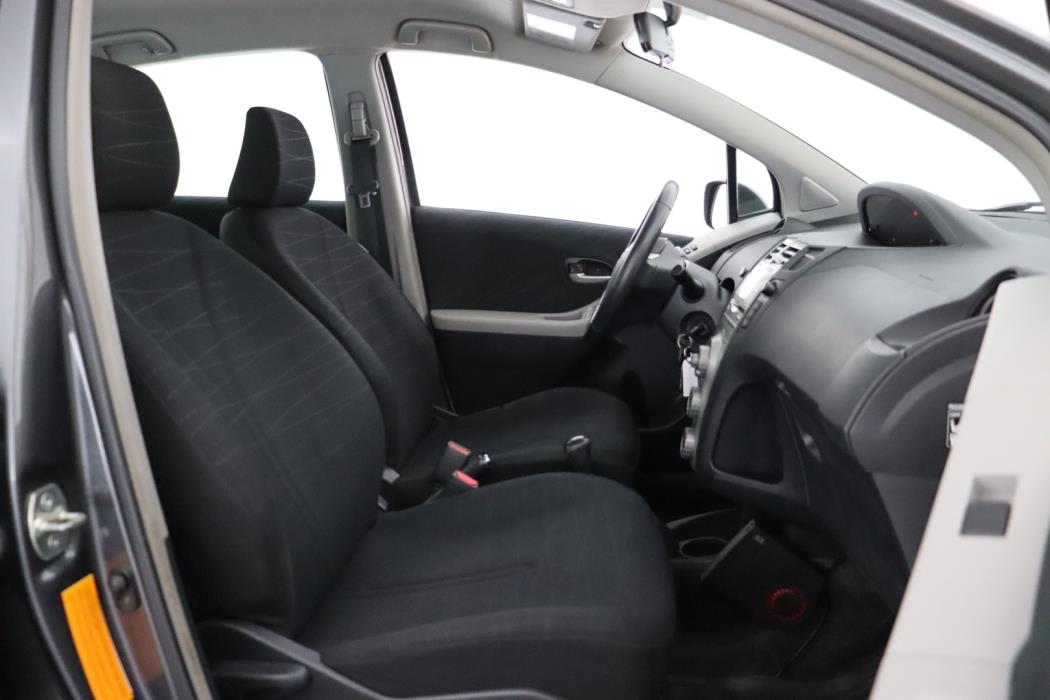 TOYOTA Yaris 2008