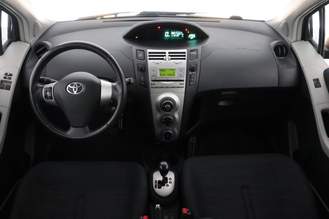 TOYOTA Yaris 2008