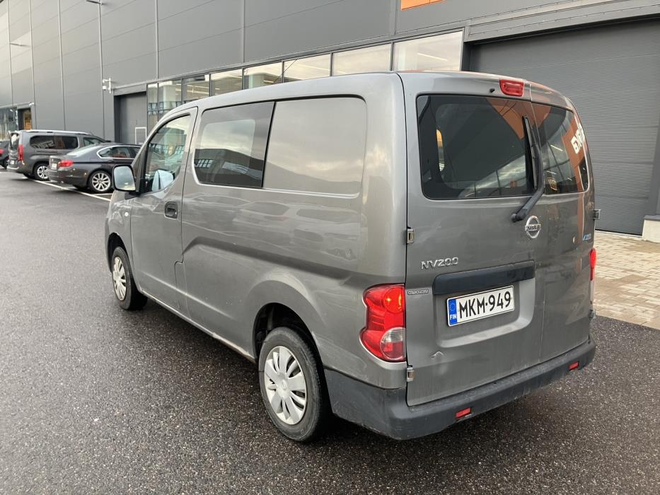 NISSAN NV200 2011
