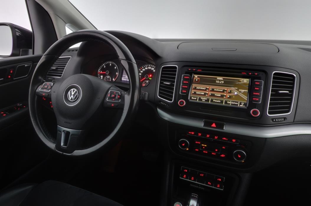 VOLKSWAGEN Sharan 2012