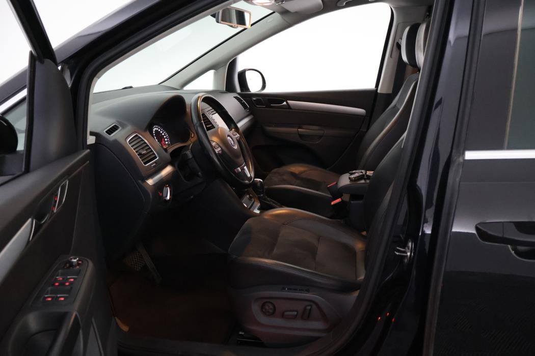 VOLKSWAGEN Sharan 2012