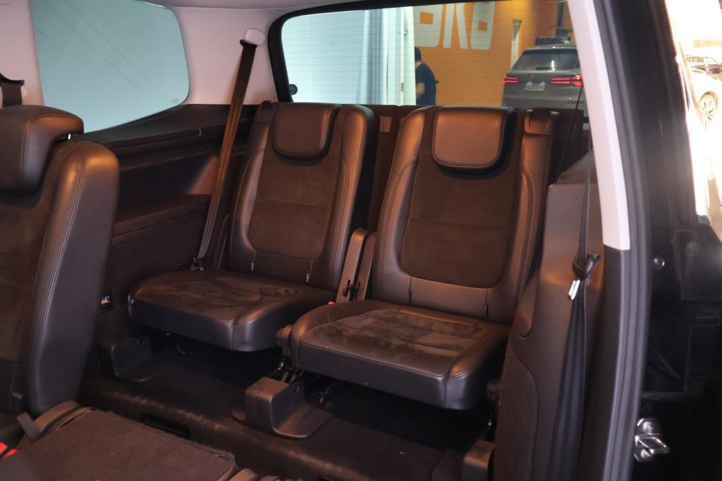 VOLKSWAGEN Sharan 2012