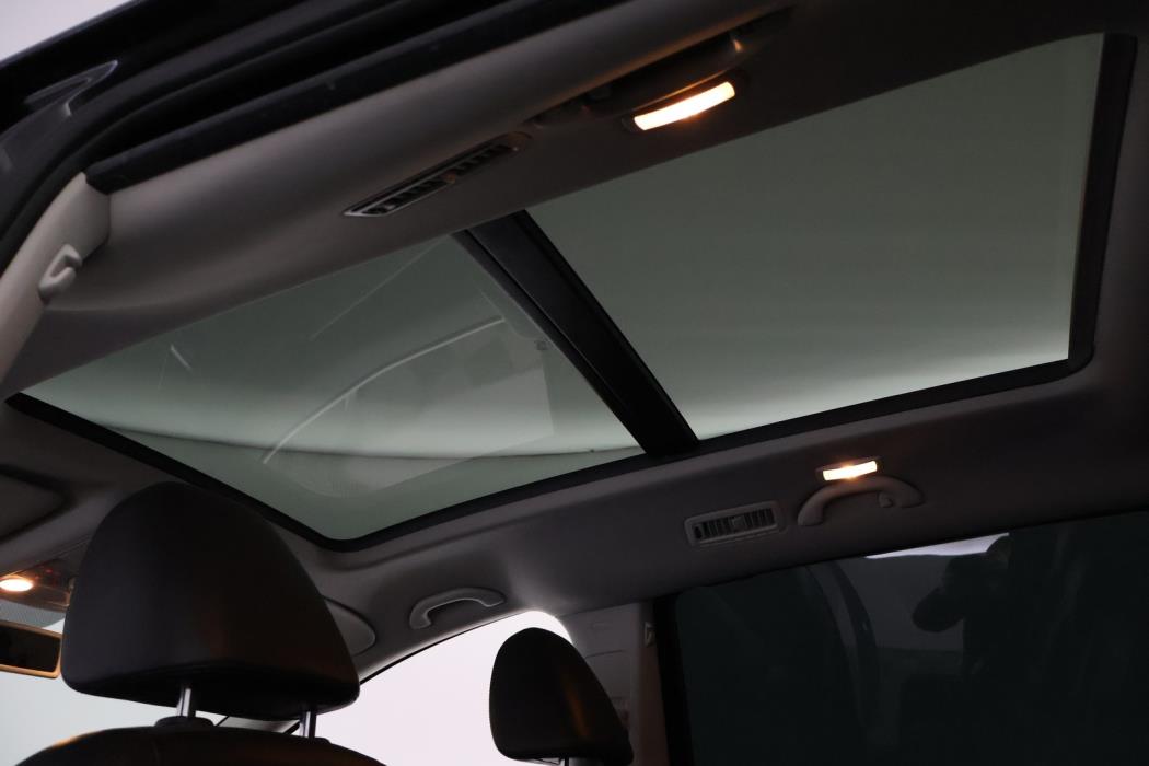 VOLKSWAGEN Sharan 2012