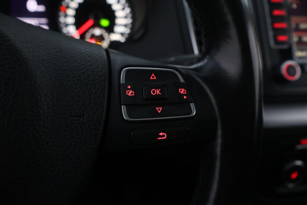 VOLKSWAGEN Sharan 2012