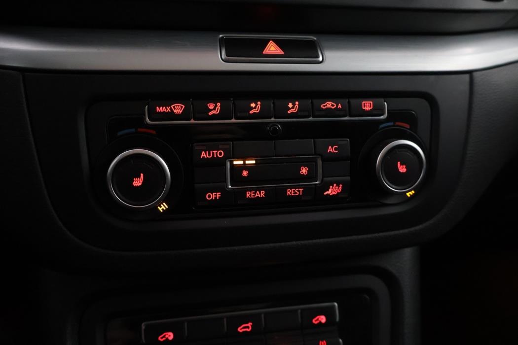 VOLKSWAGEN Sharan 2012