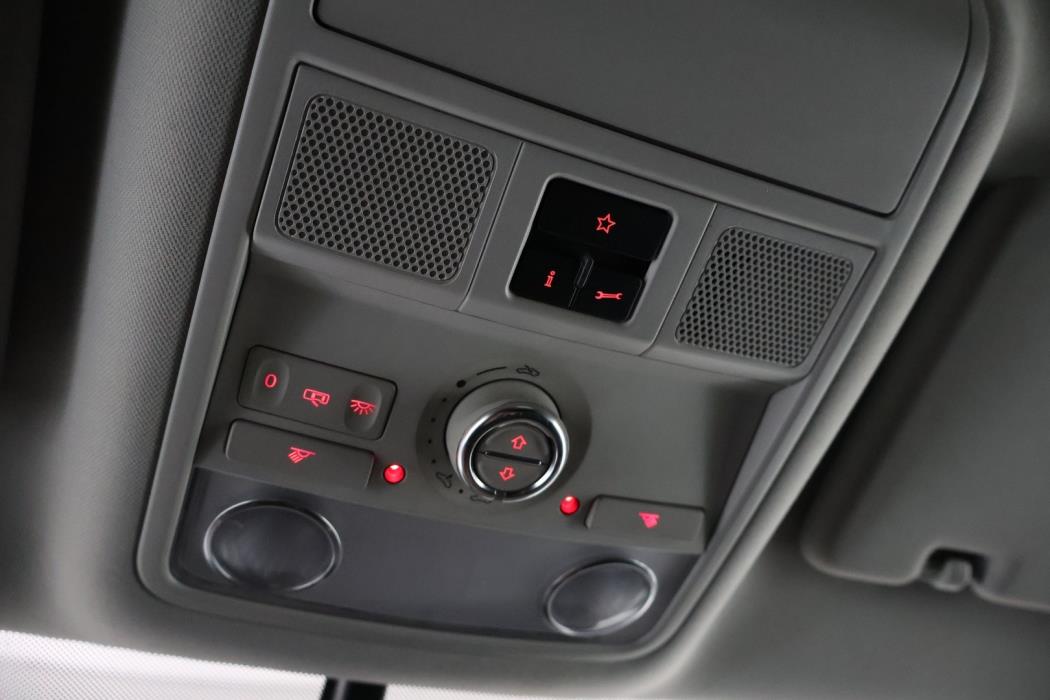 VOLKSWAGEN Sharan 2012