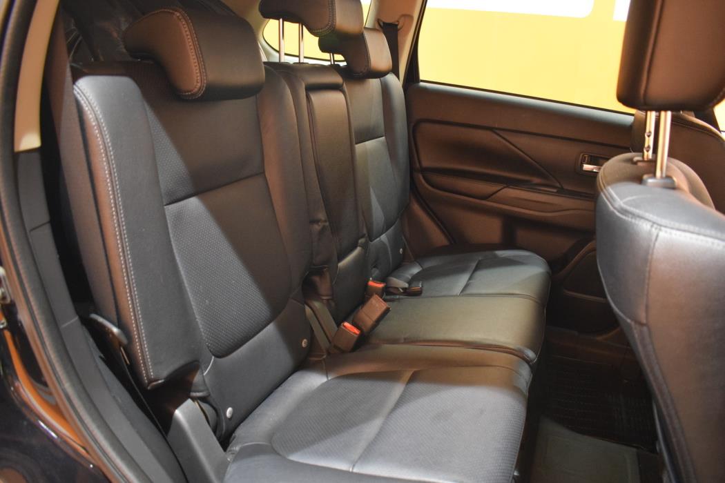 MITSUBISHI OUTLANDER PHEV 2014