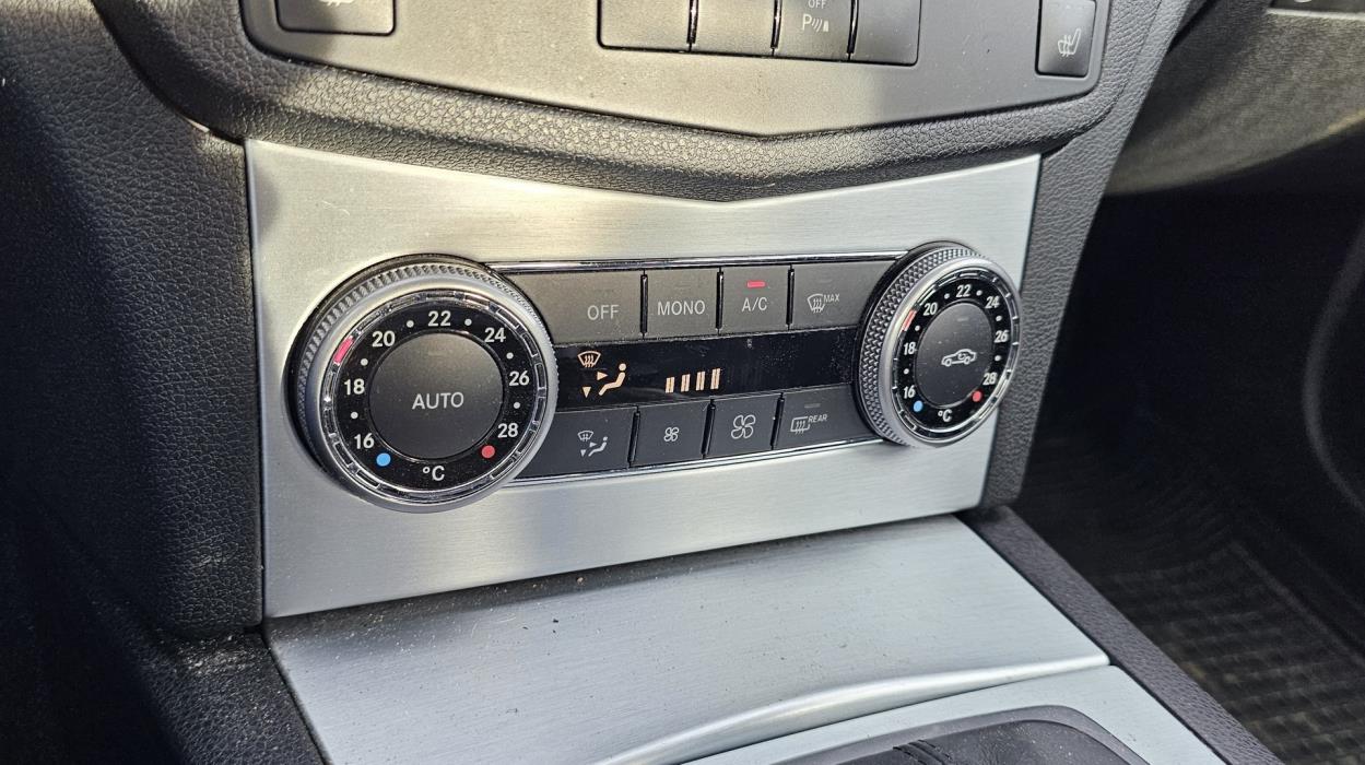MERCEDES-BENZ C 2009