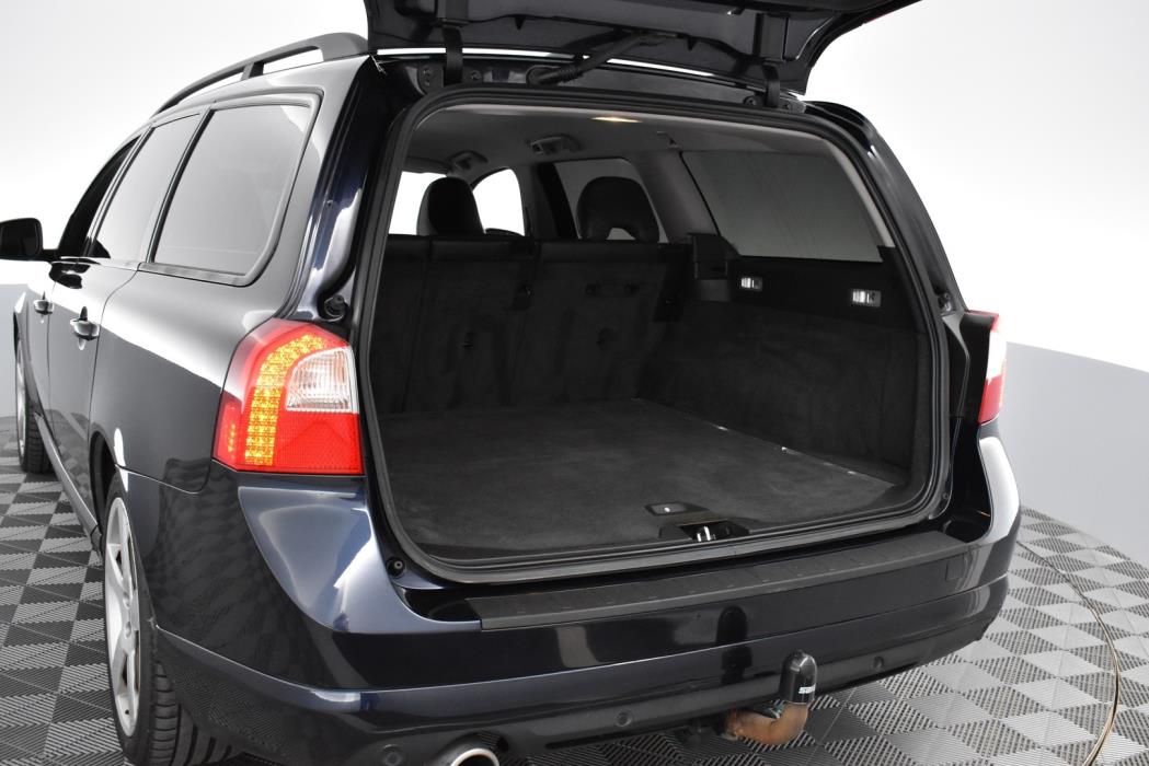 VOLVO V70 2010