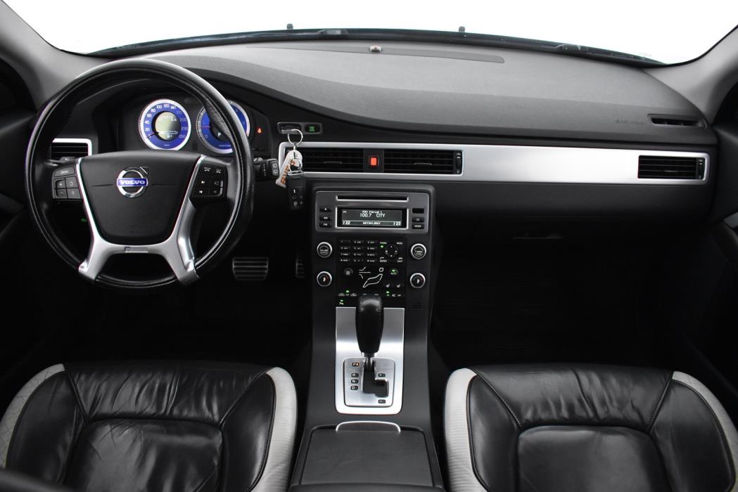 VOLVO V70 2010