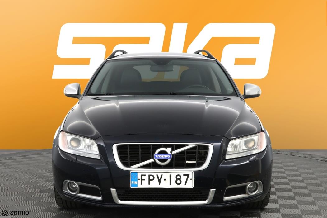 VOLVO V70 2010