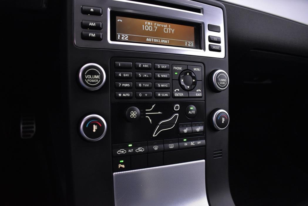 VOLVO V70 2010