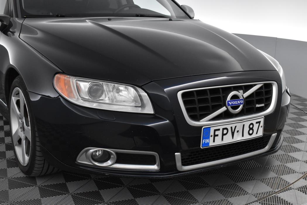 VOLVO V70 2010