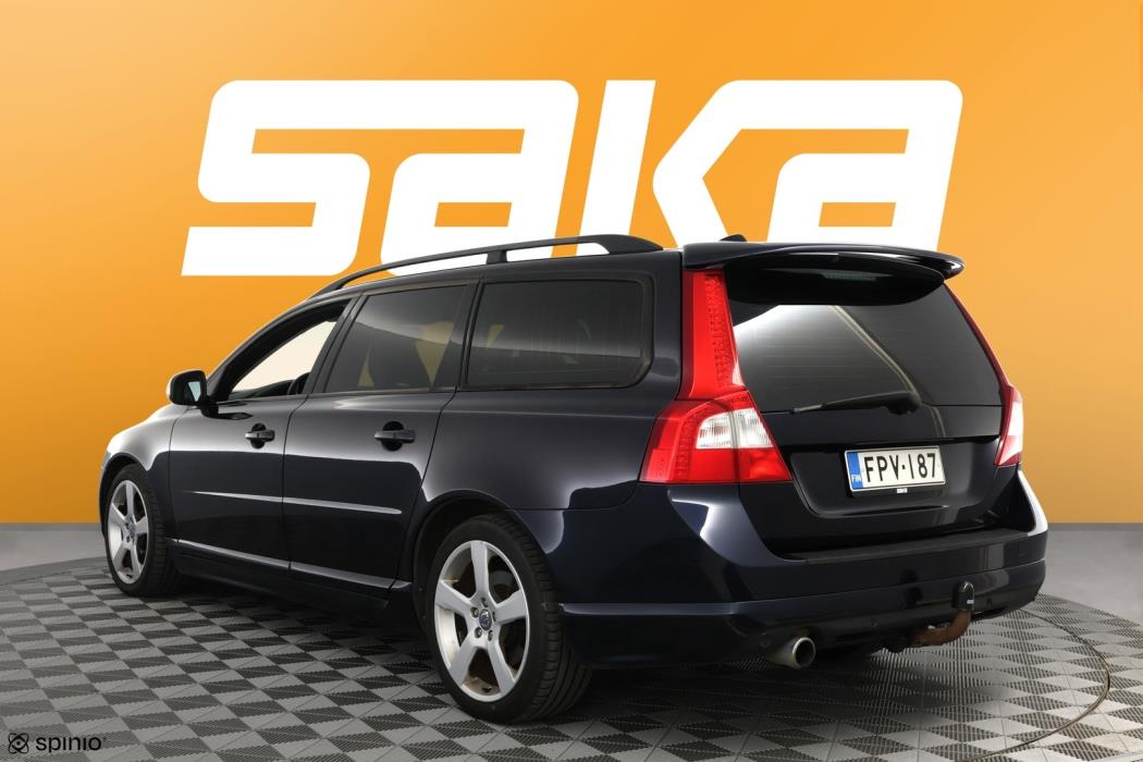 VOLVO V70 2010