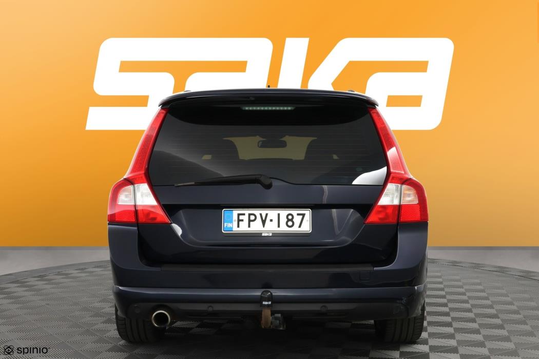 VOLVO V70 2010