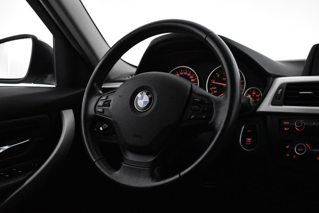 BMW 320 2015