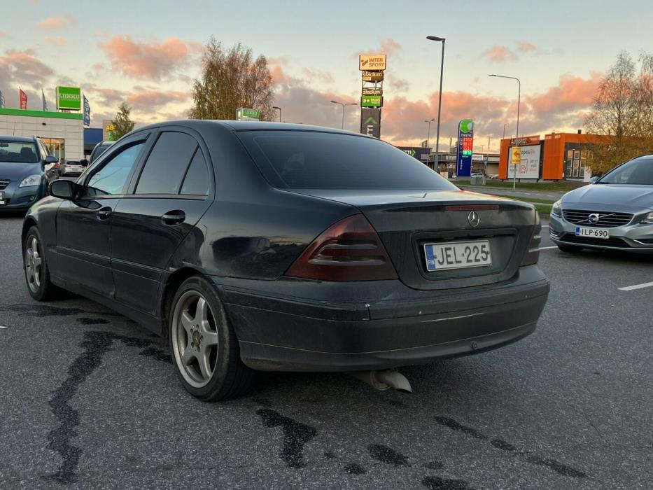MERCEDES-BENZ C 2002