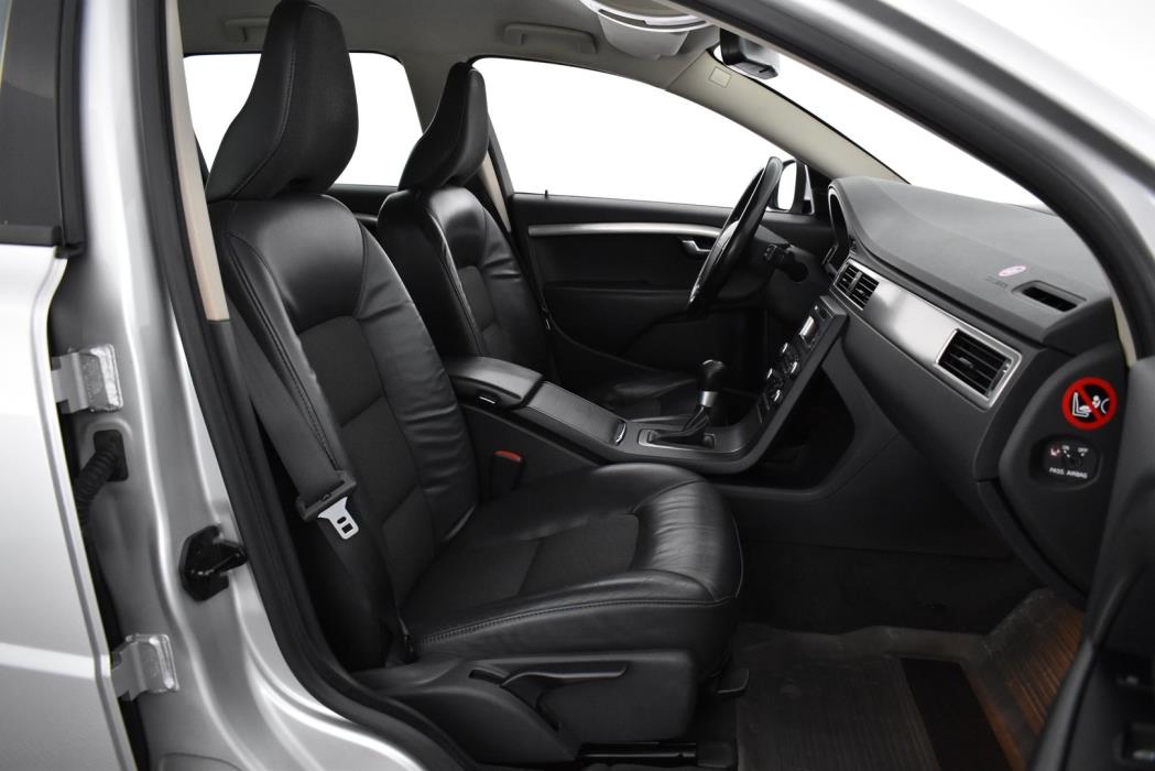 VOLVO V70 2009
