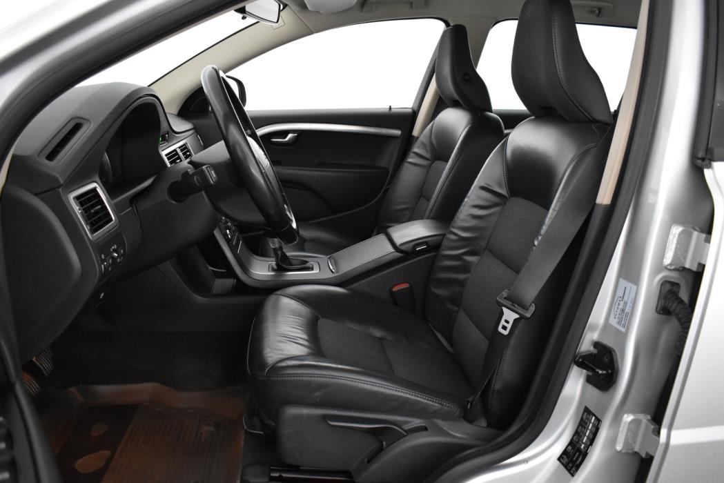 VOLVO V70 2009