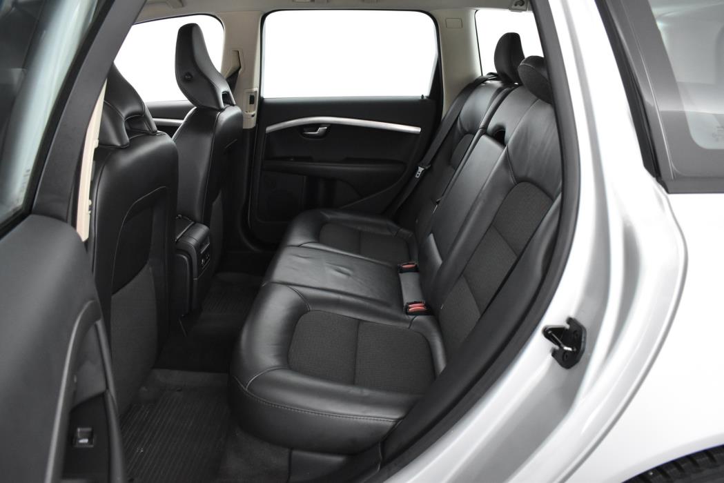 VOLVO V70 2009