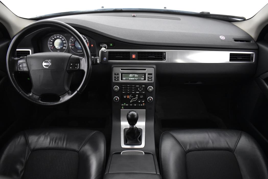 VOLVO V70 2009