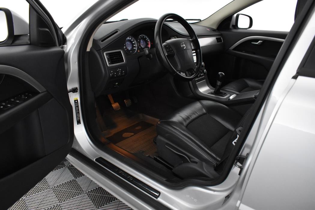VOLVO V70 2009