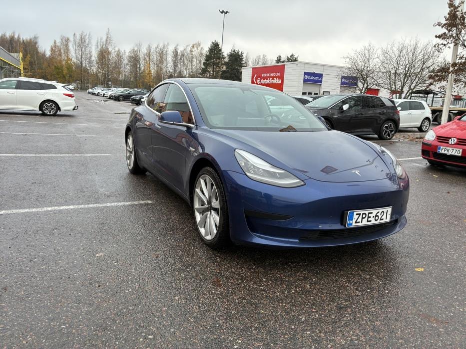 TESLA Model 3 2020