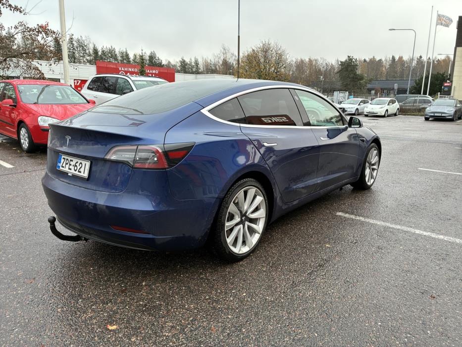 TESLA Model 3 2020