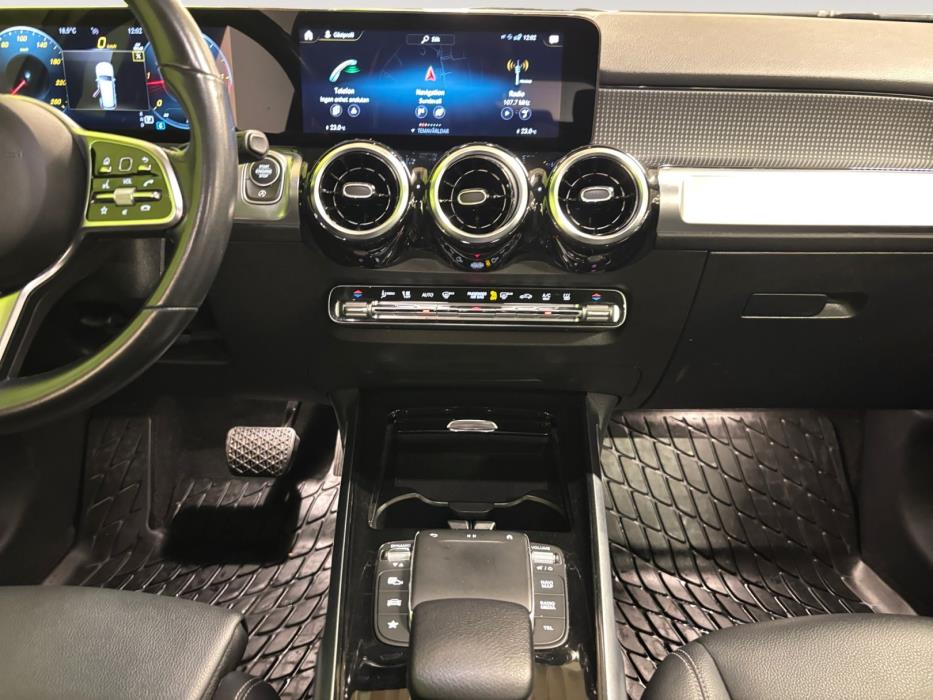 Mercedes-Benz GLB 2023