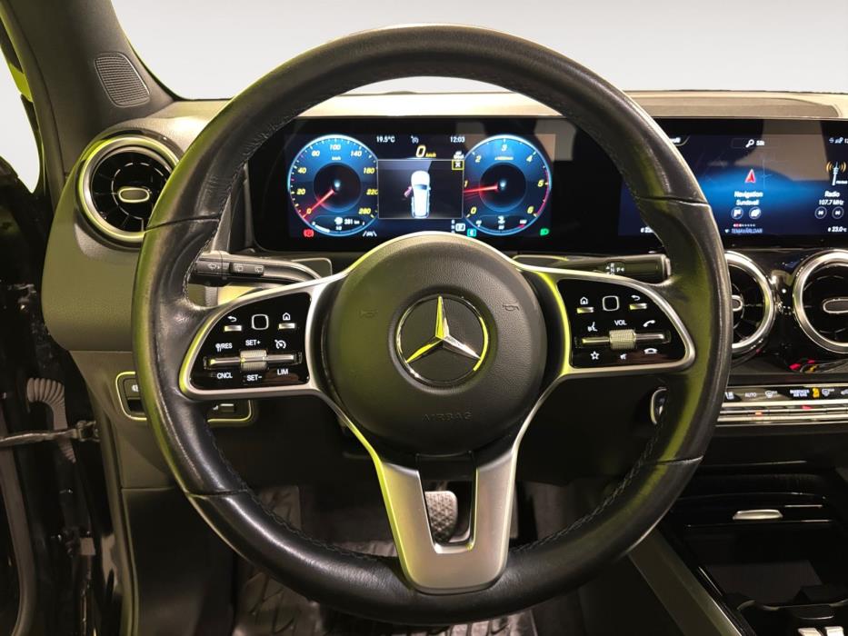 Mercedes-Benz GLB 2023